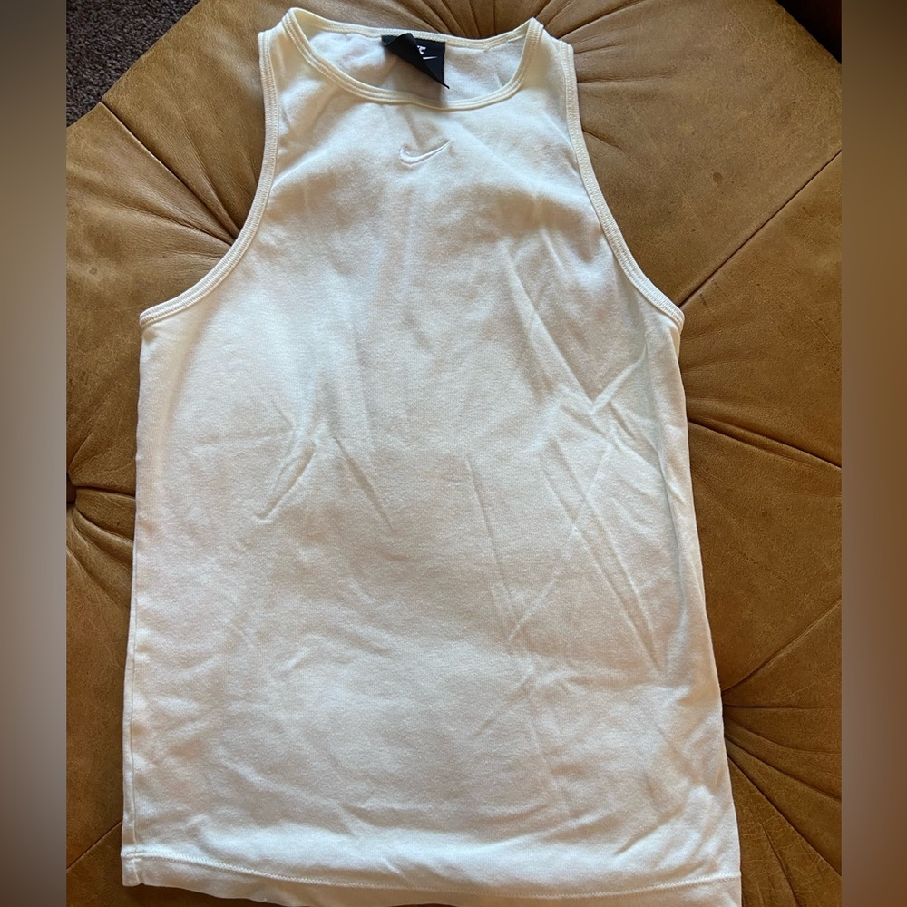 Short Nike tank top